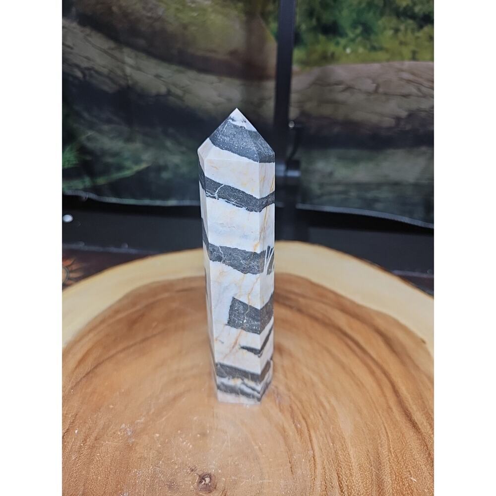 Zebra Stone Tower 341g 6in Tall